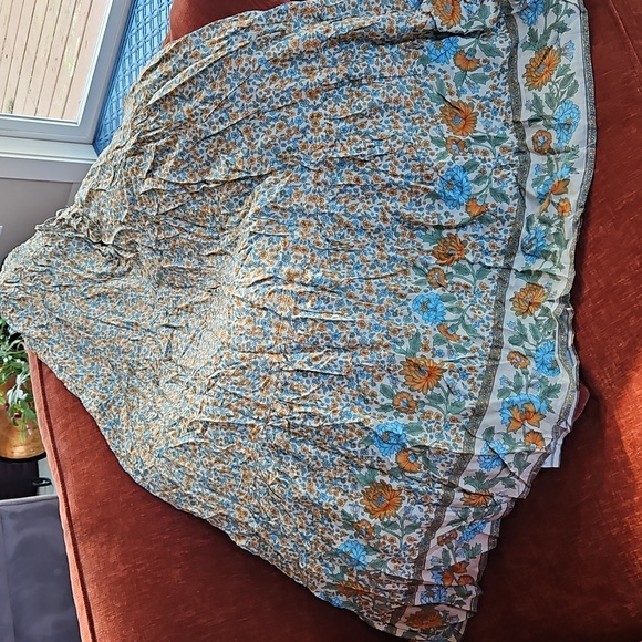 Haute Ellie Boho Floral Maxi Skirt Tiered Pleats Floral Print Round Hem Blue Med - Picture 6 of 16